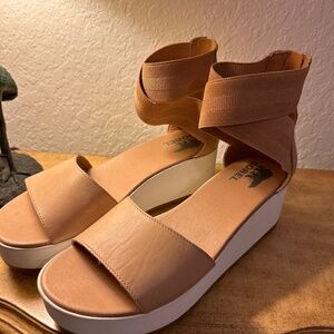 Sorel Woman’s Strappy Sandal Sz 9.5